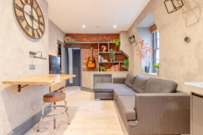 Newly-Refurbished Loft-Style Flat Farringdon!